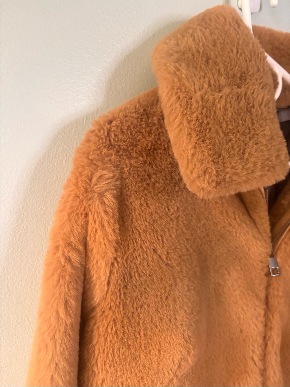 Banana Republic Faux Fur Bomber Jacket Camel SZ Medium petite - Picture 4 of 12
